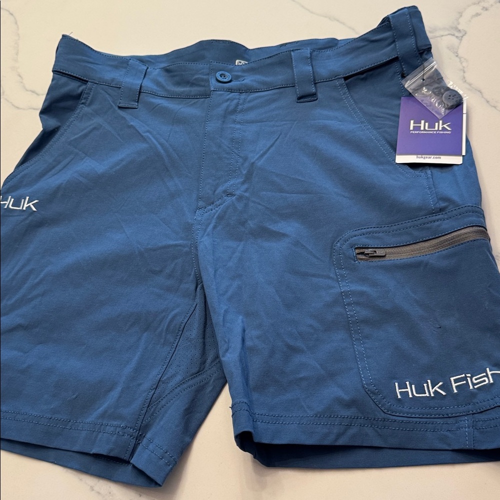 Huk  Blue medium 7” shorts NWT